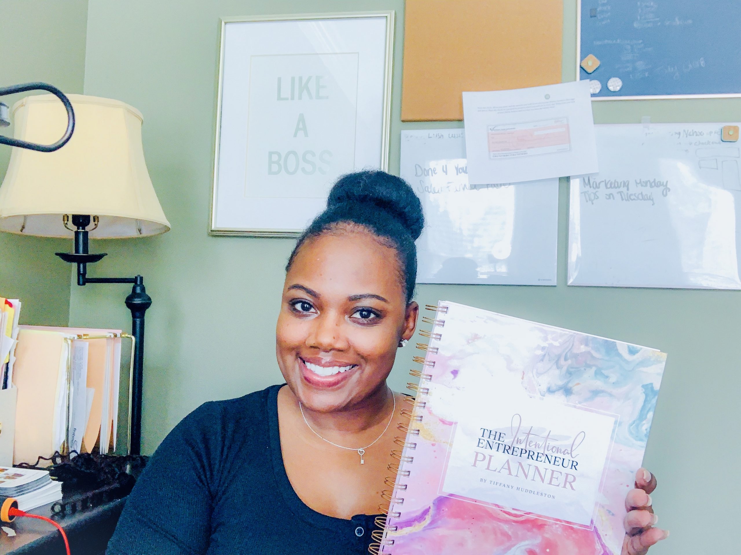 Intentional Entrepreneur Quarterly Planner Unboxing & Review! The Perfect Planner for Boss Babes Everywhere!
